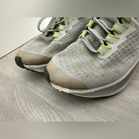 Nike Zoom Pegasus 37 Running Sneakers kids size 1 - Picture 5 of 7